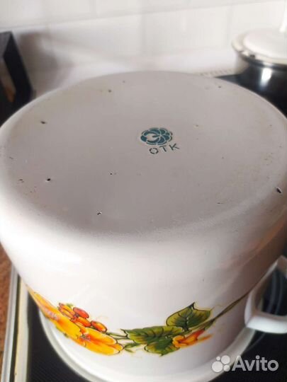 Кастрюля эмалированная