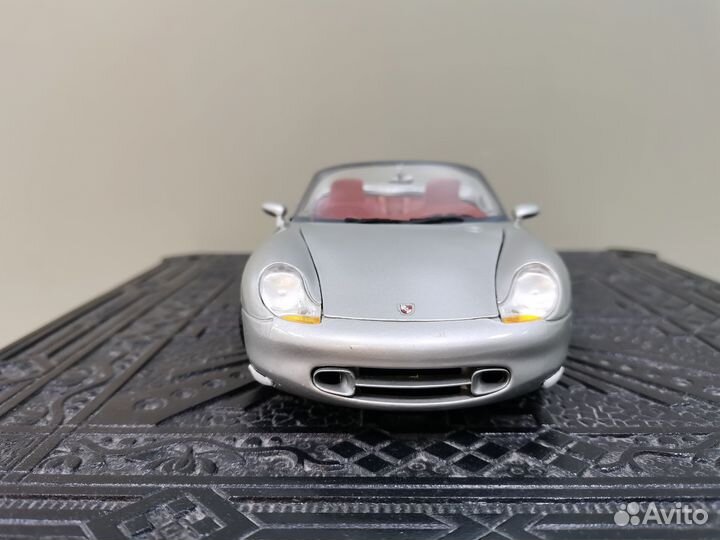 Автомобиль модель Porcshe Boxter масштаб 1:18 Mais