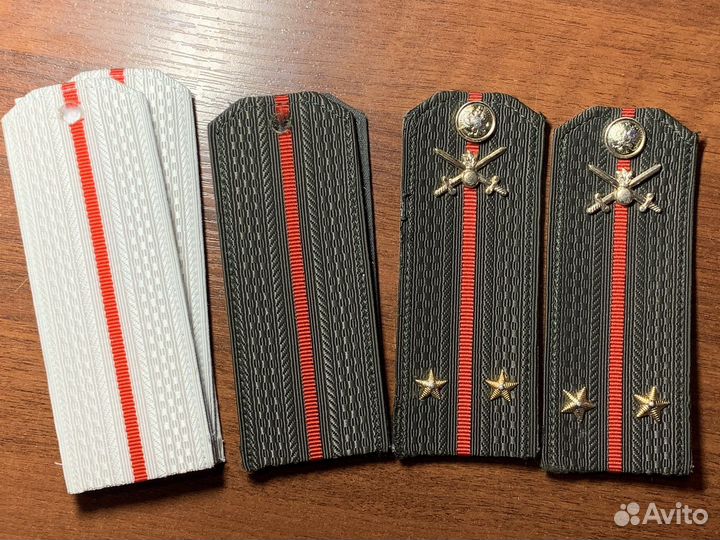 Погоны младшего офицера