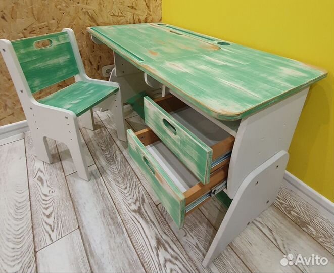 Растущая парта и стул в эксклюзивной расцветке