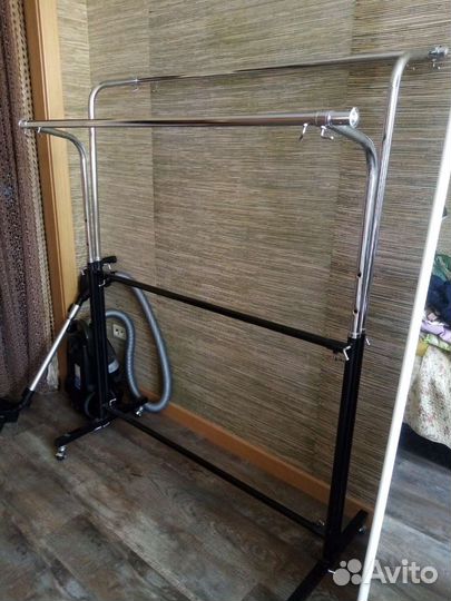 Стойки вешало для одежды напольное на колёсах