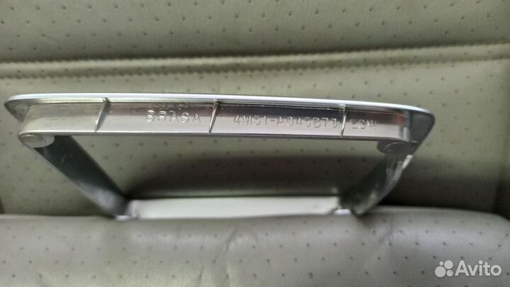 Рамка кпп декоративная на Ford Focus 2