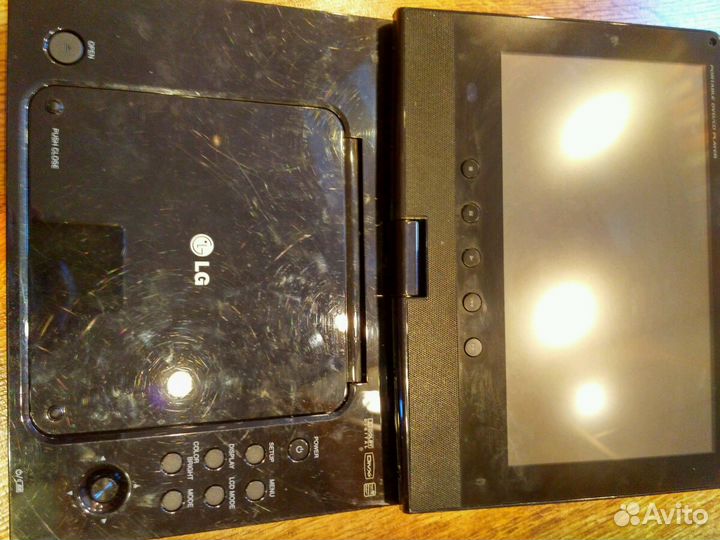 Портативный видеопроигрыватель LG