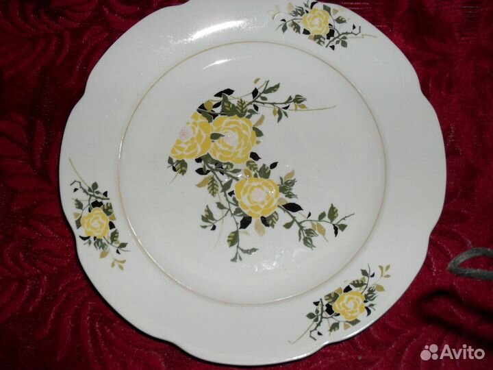 Блюда,тарелки, чашки,блюдца,кружки,дл торта бдюдо