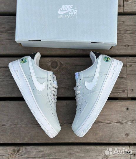 Nike air force 1 серый смайл разм. 42