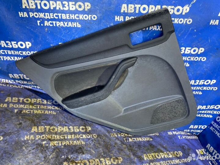 Задняя левая обшивка двери Ford Focus 2 седан 2006