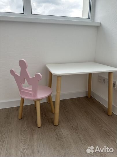 Столик детский и стульчик