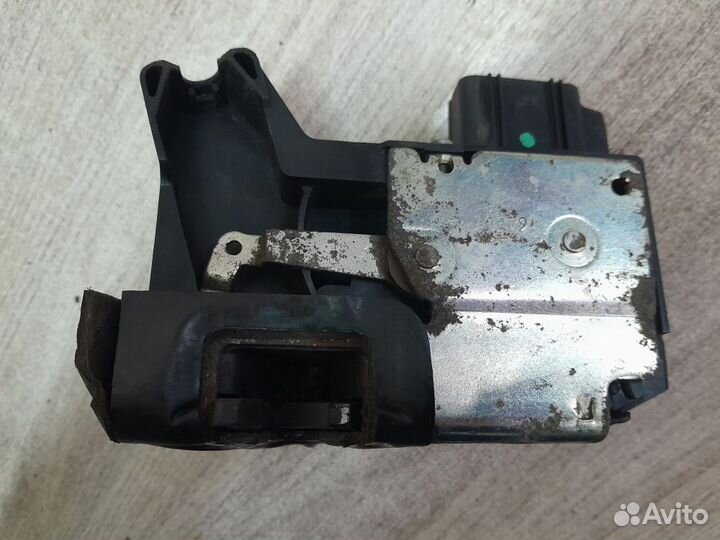 Замок двери передний левый Ford Fusion I рестайлин