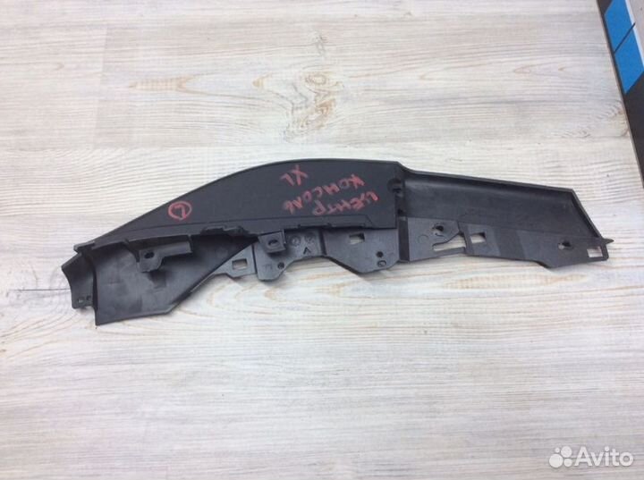 Накладка центральной консоли левая Mitsubishi