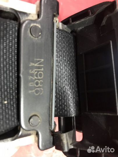 Ремень безопасности задний левый Toyota Avensis