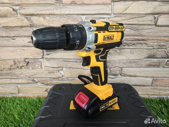 Дрель шуруповерт DeWalt 36V с набором