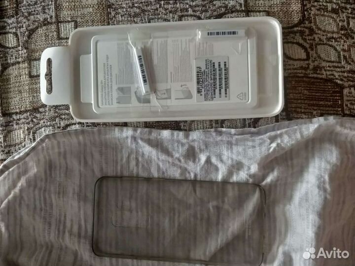 Оригинальный чехол и защитная пленка на Samsung ga