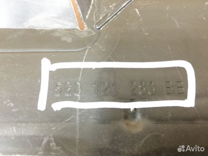 Дефлектор радиатора передний левый Volkswagen Golf