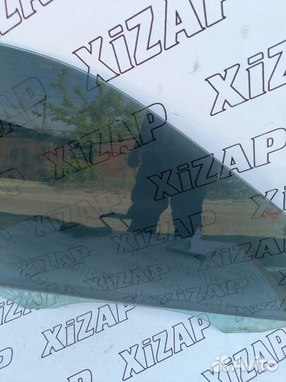 Стекло правое переднее BMW X5 E70