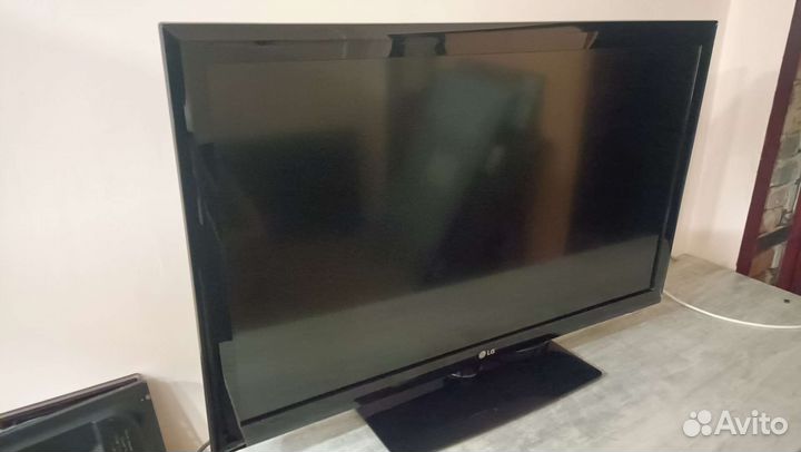 Телевизор LG 42' (107 см)