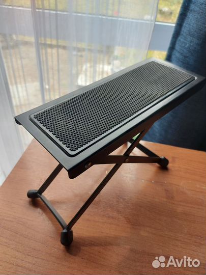 Подставка под ногу гитариста