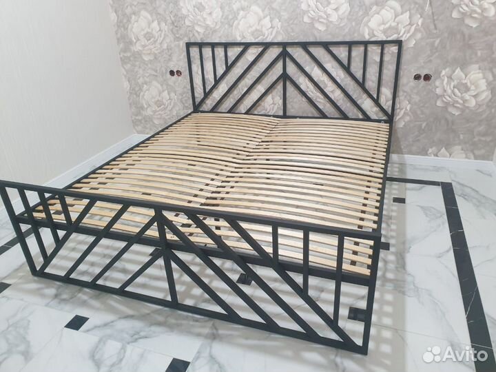 Кровать двухспальная