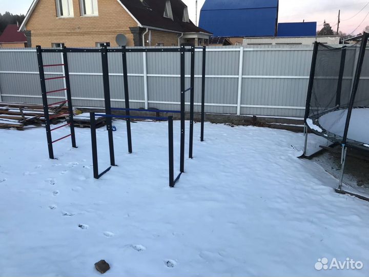 Спортивная площадка турник брусья рукоход