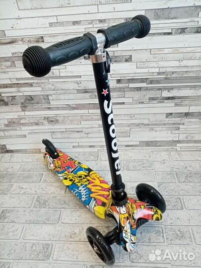 Детский самокат трехколёсный