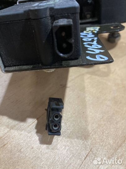 Замок двери багажника