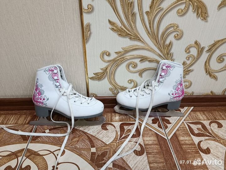Коньки фигурные 35-36 размер