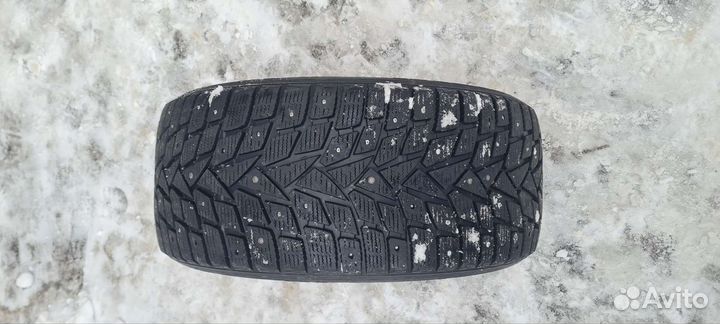 Dunlop SP Winter Ice02 275/40 R19 и 275/40 R19 105T