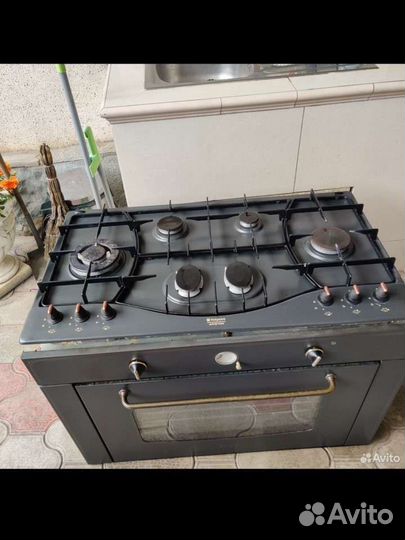 Газовая варочная панель и духовой шкаф Ariston