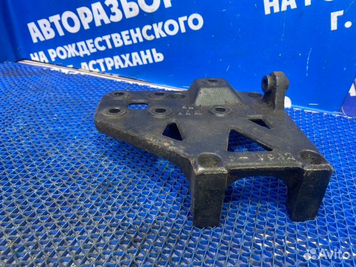 Кронштейн кондиционера Kia Spectra седан S6D 2008