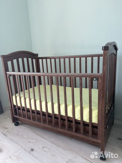 Детская кроватка Fiorellino с маятником и ящиком