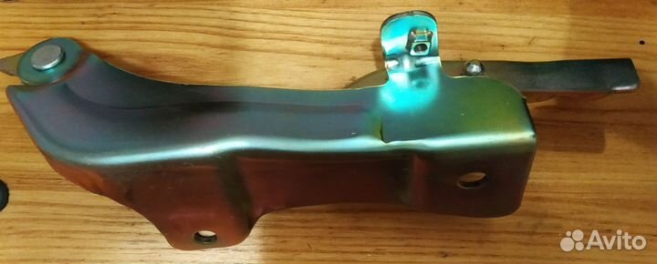 Петля капота правая Hyundai Grand Santa Fe & DM