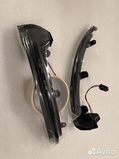 Повторители поворота в зеркала Porsche 958 рест
