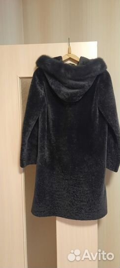 Шуба женская натуральная из овчины- астраган