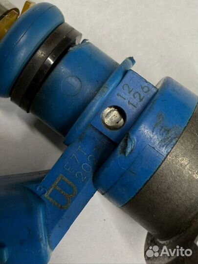 Форсунка топливная Mazda 3 Bk