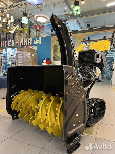 Гусеничный снегоуборщик Honda ST18le 18HP