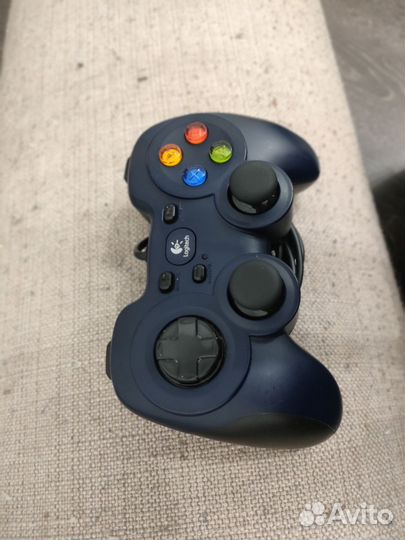 Геймпад Logitech