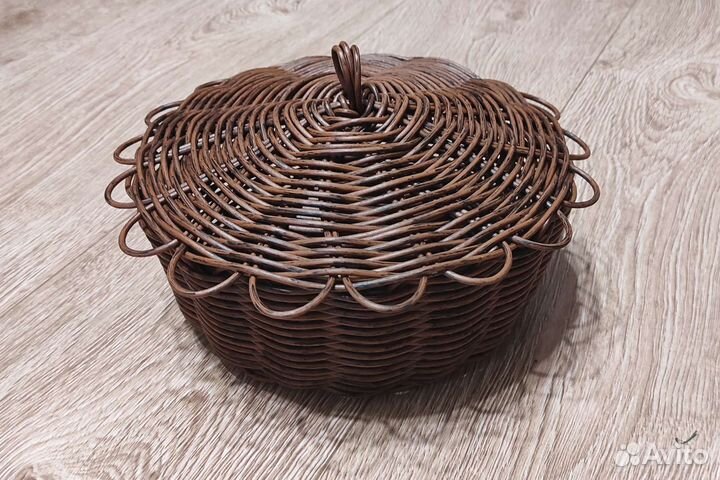 Корзинка, кашпо из ротанга