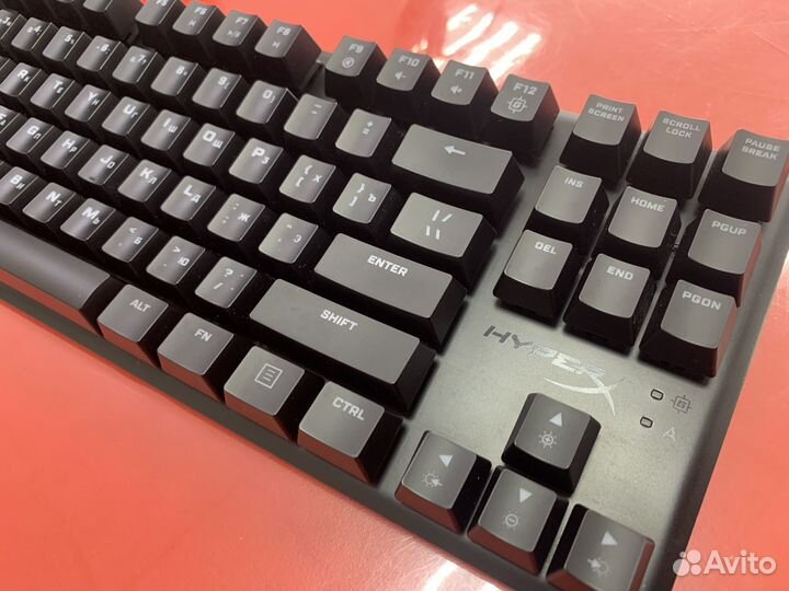 Игровая механическая клавиатура HyperX