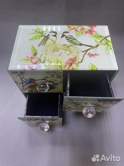 Шкатулка для украшений