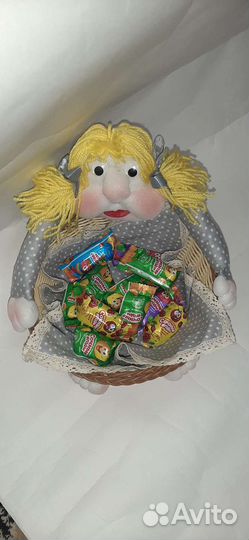 Кукла - конфетница