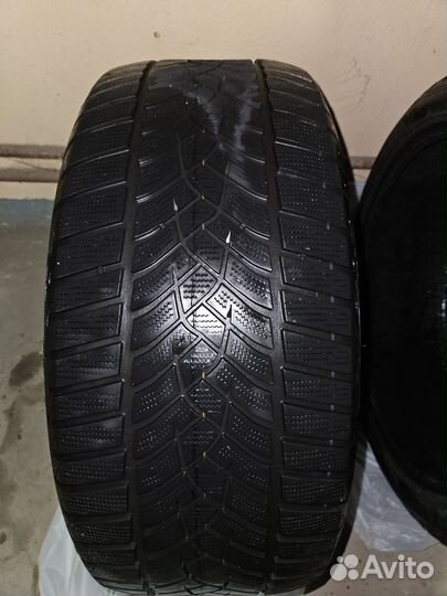 Goodyear UltraGrip 275/40 R22