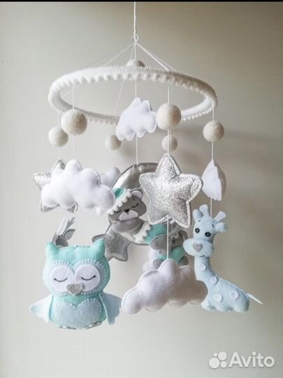 Мобиль на кроватку из фетра