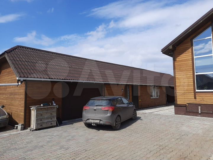 Дом 198 м² на участке 12,5 сот.