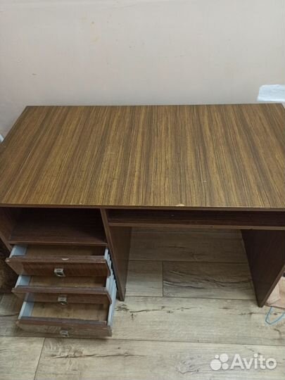 Письменный стол