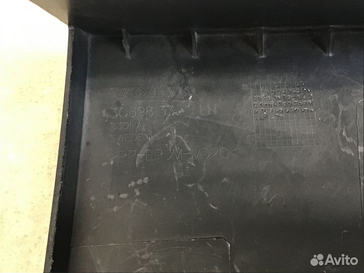 Накладка заднего бампера левая Volvo XC90 2002-201