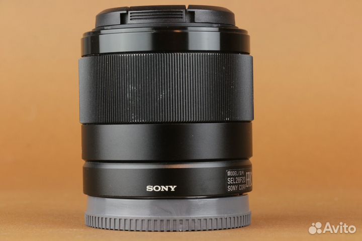 Sony FE 28mm f/2 (id 02252)