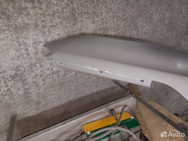 Переднее правое крыло