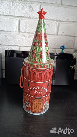 Банка подарка Кремлевской елки
