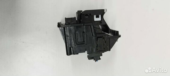 Кнопка стояночного тормоза Skoda Octavia A8