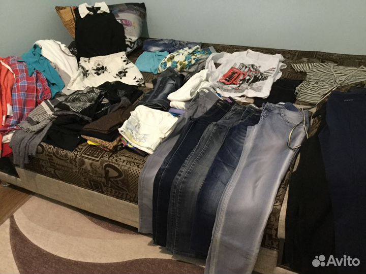 Разгружаю гардероб, много вещей