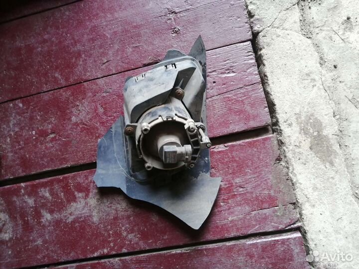 Противотуманная фара Левая